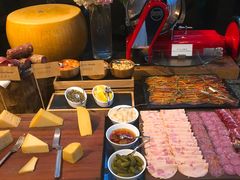 芝士-松山湖凯悦酒店·Café自助餐厅·周末火舞秀表演