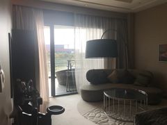 -上海滴水湖皇冠假日酒店