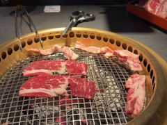 -铭牛烧肉·和牛海鲜自助(高新月牙湖店)