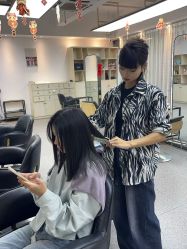 -88潮牌造型烫发·染发