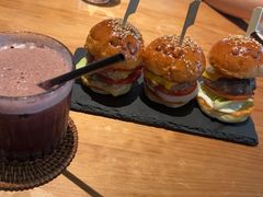 -三勾JJJ Burger&Coffee(梅溪湖店)