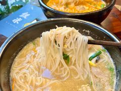 -银米·云南传统过桥米线(双廊黑金冠店)