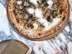 四种蘑菇披萨-杭州君悦酒店·青莳