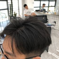 点击看大图 -宫铭烫发染发接发店