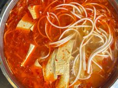 -黄利砖万峰林布依特色酸笋牛肉馆