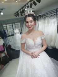 -雪莉美妆婚纱馆