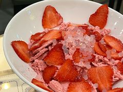 丹东牛奶草莓冰-糖潮糖水铺(省府店)