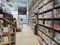 -钟书阁(群光广场店)