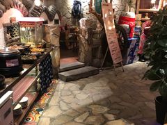 -老牌坊云南鱼豆花火锅(爱建店)
