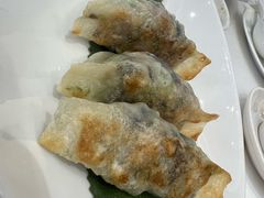 芹香菜锅贴饺-猪肉婆·德景轩