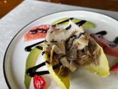 虎虾色拉配甜菜-YUE·6·西式融合餐厅(外滩六号店)