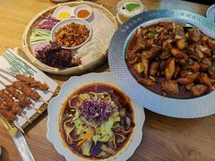 -俭寨大盘鸡·手抓肉·烧烤新疆菜(乌苏路店)