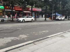 -维也纳酒店(成都春熙路李家沱地铁站店)