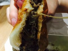 芝心牛肉堡-龙治汉堡(中华城店)
