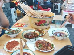 -拈签一笑黄牛肉辣卤串串
