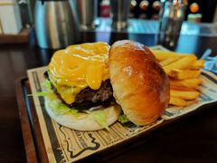 双重芝士汉堡-THE CORNER角落