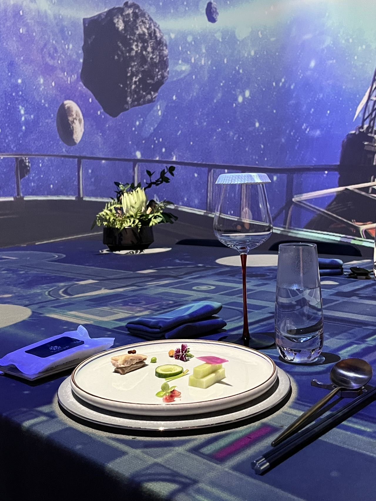 好梦核!上海这家全息投影餐厅🍴浪漫🈵分