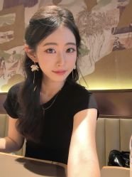 -红馆妆造(中央大街店)