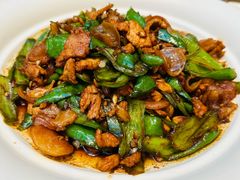 -阿瓦山寨·湘菜现炒·剁椒鱼头王(咸阳总店)