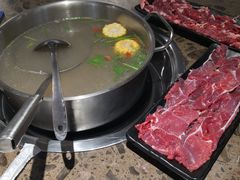 -悦牧·酸汤牛肉火锅(沃尔玛店)