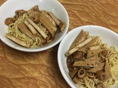 豆腐-松树干拌面店