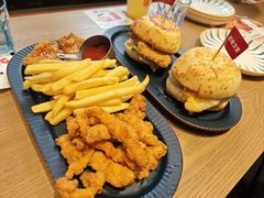 -必胜客(上海华谊新所店)