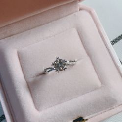 -威德钻石-克拉钻大本营(南京东路店)