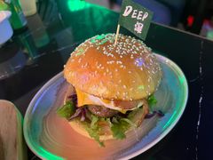 DEEP和牛汉堡-DEEP·深美式餐吧(五棵松华熙LIVE店)
