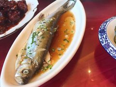 -鸿一饭店(隐秀路店)