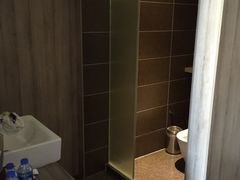 -西安大雁塔科技大学地铁站亚朵酒店