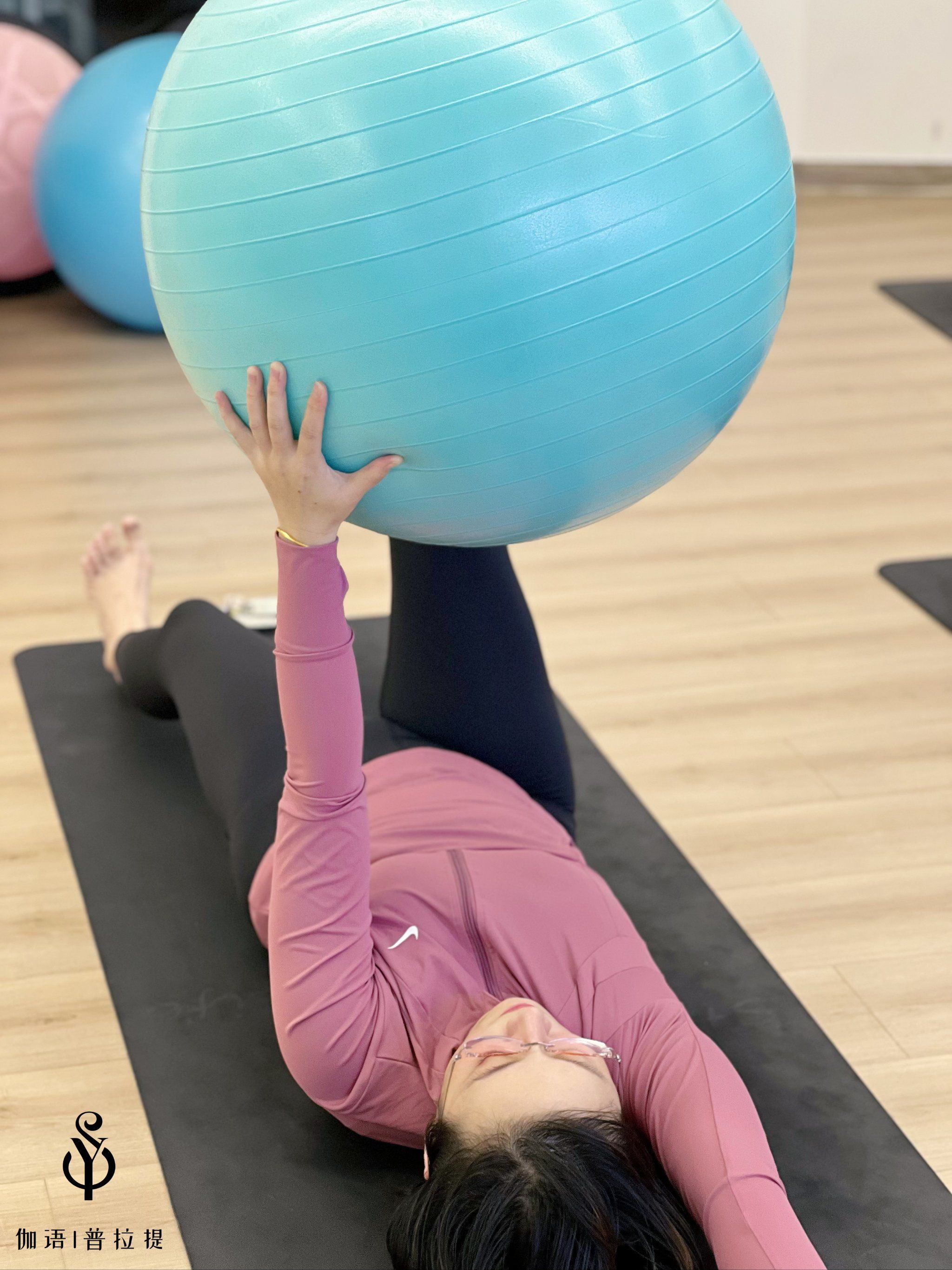 普拉提大球塑形 \n轻盈来自稳定