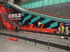 -极限PLAY运动娱乐新世界·团建派对潮玩休闲馆·室内蹦极高空游乐园