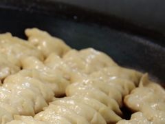-洋洋锅贴