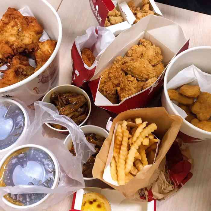 肯德基(金渝路店)-"在奥特莱斯这边逛街,然后发现对面商场国美.