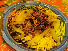 -闯关东东北农家菜(崂山石老人店)