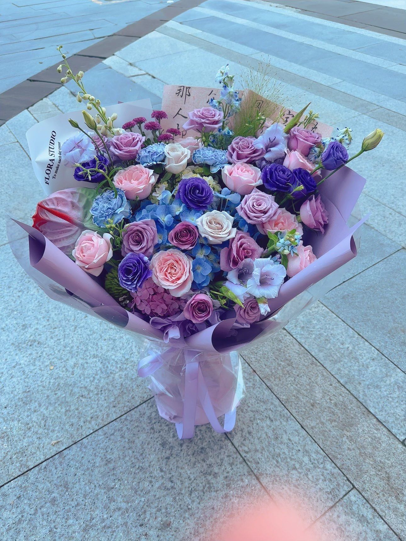 星光璀璨的蓝色花束