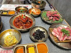 -草家酱蟹炭火烤肉店(珲春南路二店)
