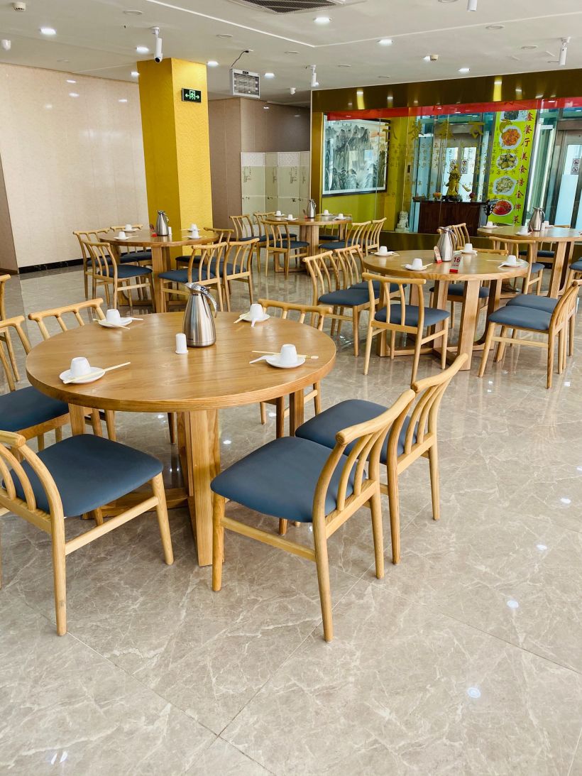 从八大关搬到延安三路的万鑫餐厅