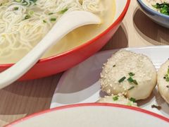 -小杨生煎(金山百联购物中心3楼店)