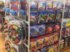 -名创优品(北京新中关购物中心地铁层店)