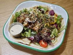 照烧鸡肉配牛油果拉法沙拉-HELLO 27 意面·沙拉·帕尼尼