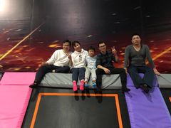 -嘿哟动霸CHUA·新潮玩运动娱乐中心·蹦床滑冰团建乐园