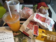 -麦当劳(龙洞店)