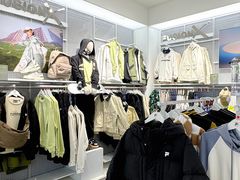 -百年港湾奥特莱斯(香炉礁店)