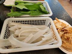 宽粉-湘肠香火锅店(团结湖店)