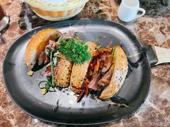 -Let'sBURGERplus·非常创意汉堡(三里屯店)