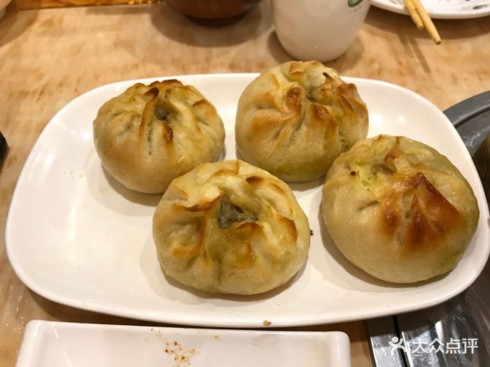 蒙浩炭火烤羊腿烤蒙古包子图片 - 第1张