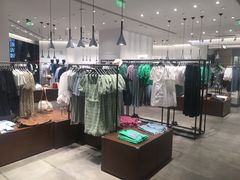 -URBAN REVIVO(上海中庚漫游城店)