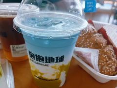 -抱抱地球咖啡馆(国家海洋博物馆店)