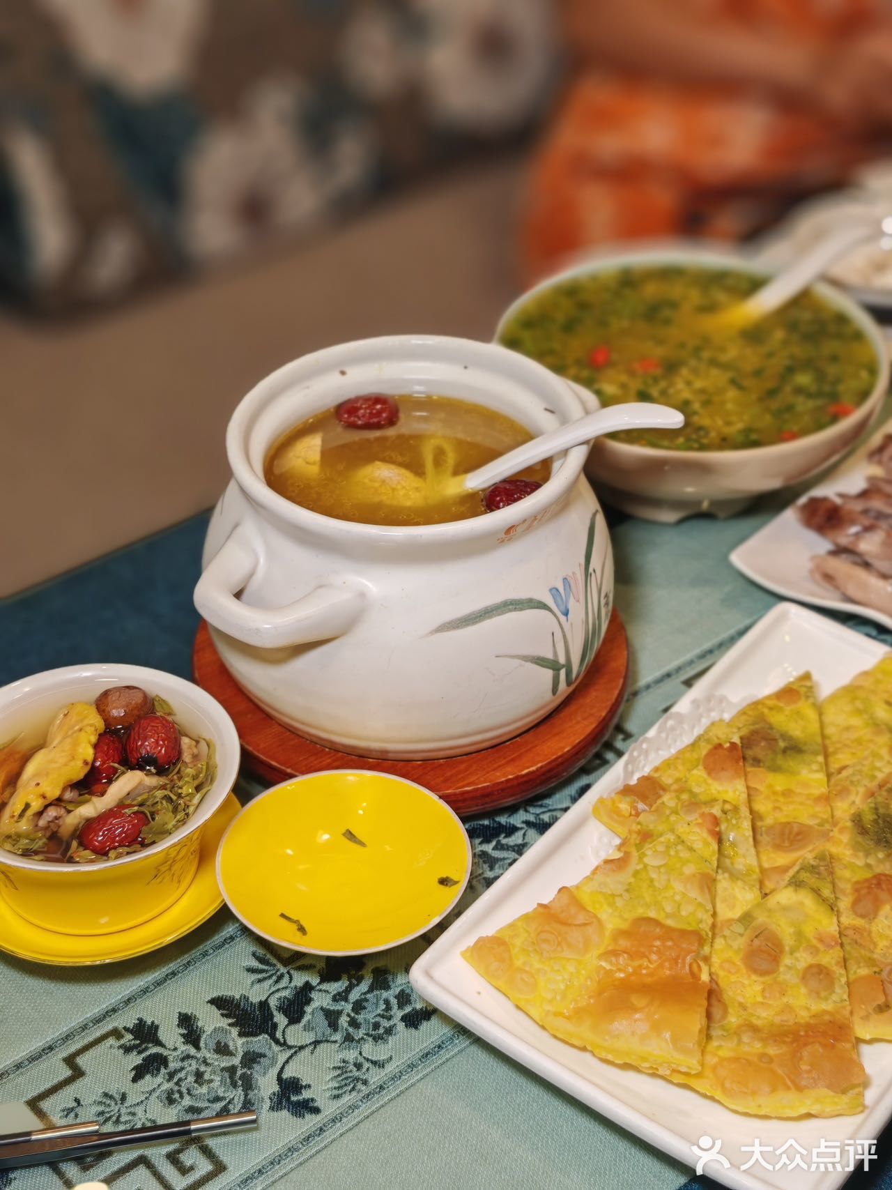 来青海旅游一定要吃这家土豆炕牛肉